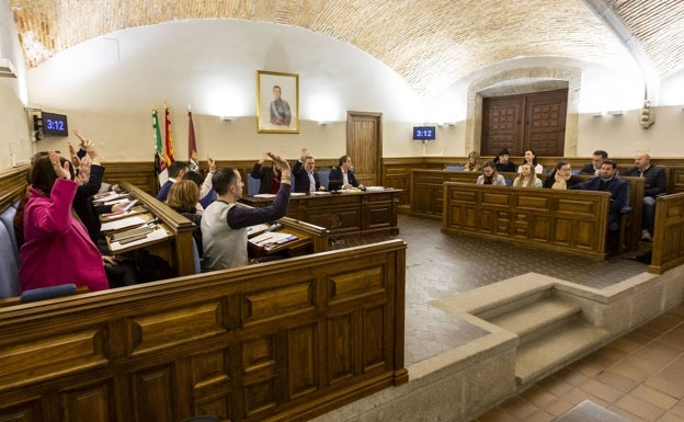 Plasencia cuestiona el programa de vivienda de la Junta: «Un alquiler de 500 euros no es social»