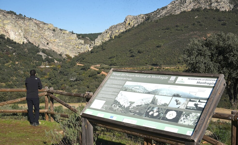 Así es el mejor sendero de España, que está en Extremadura