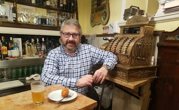 Casa Manolo, donde los políticos sellan la paz con una croqueta