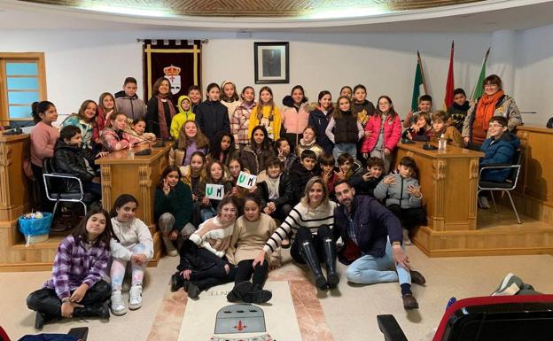 Los escolares de 5º de Primaria del CEIP San José visitan el Salón de Plenos del Ayuntamiento