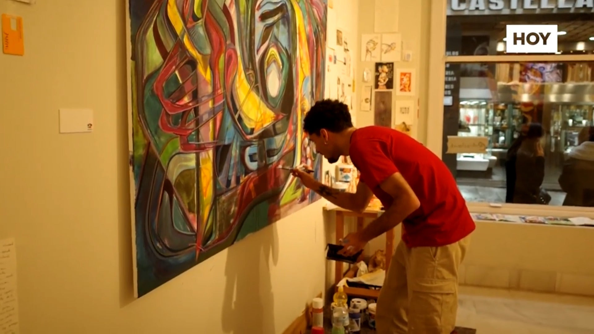 «Me gusta que la gente interprete, que vean mis cuadros como un juego»