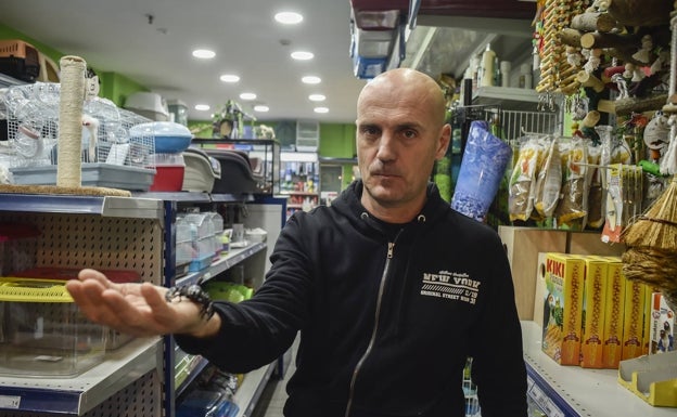 Las tiendas de animales de la región temen que la futura ley les obligue a cerrar