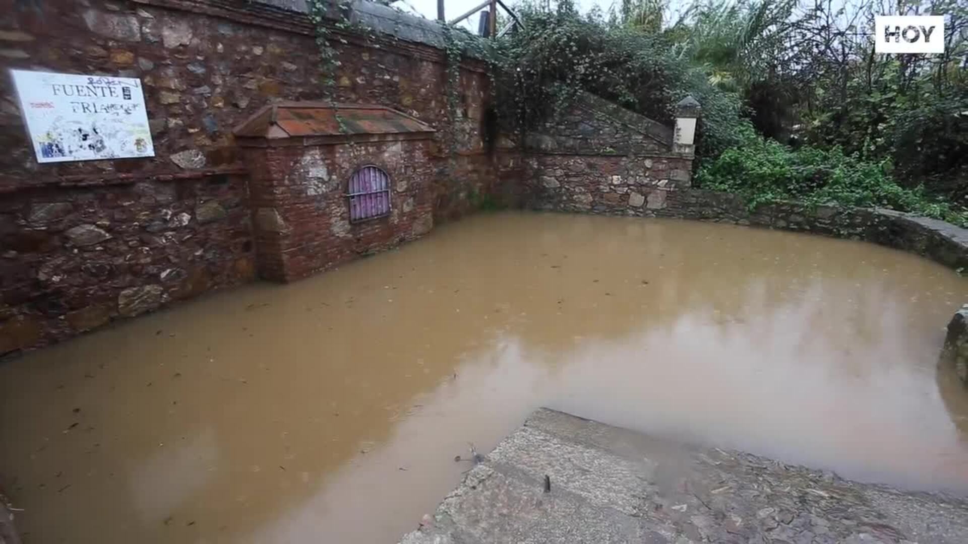 Las lluvias desbordan el cauce de la Ribera e inundan las huertas del Marco en Cáceres
