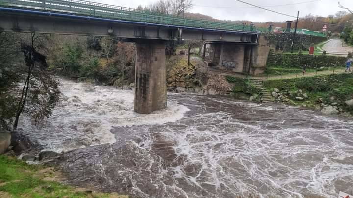 Espectacular bajada de agua en las gargantas de Cuartos y Vadillo