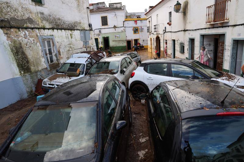 Una riada anega casas y provoca daños materiales graves en Campomayor