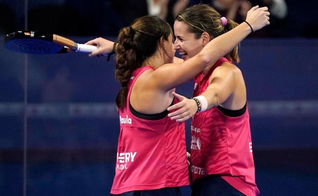 Paula Josemaría obra una remontada épica para proteger el número 1