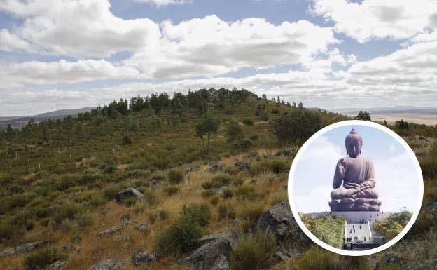 Monte Arropez y reconstrucción de la estatua que coronará su cima.