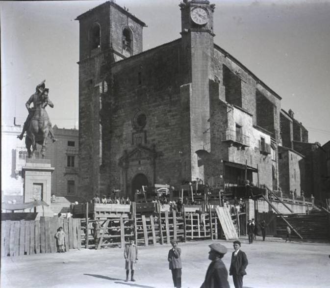La excursión en 1928 a Trujillo, en auto con cocinero, y el ínclito ministro Elías Tormo