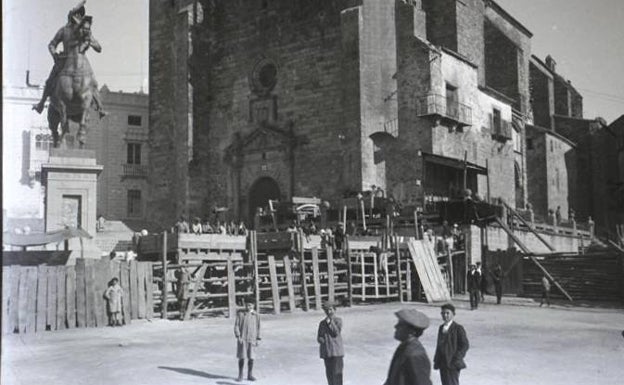 La excursión en 1928 a Trujillo, en auto con cocinero, y el ínclito ministro Elías Tormo
