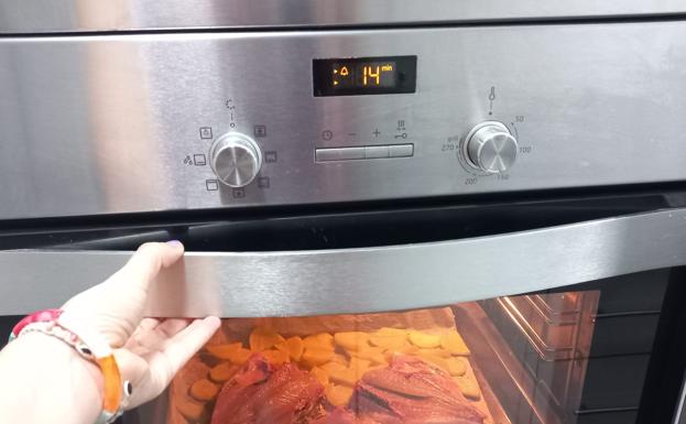 El precio de la luz cae este miércoles: estas son las horas más caras y baratas