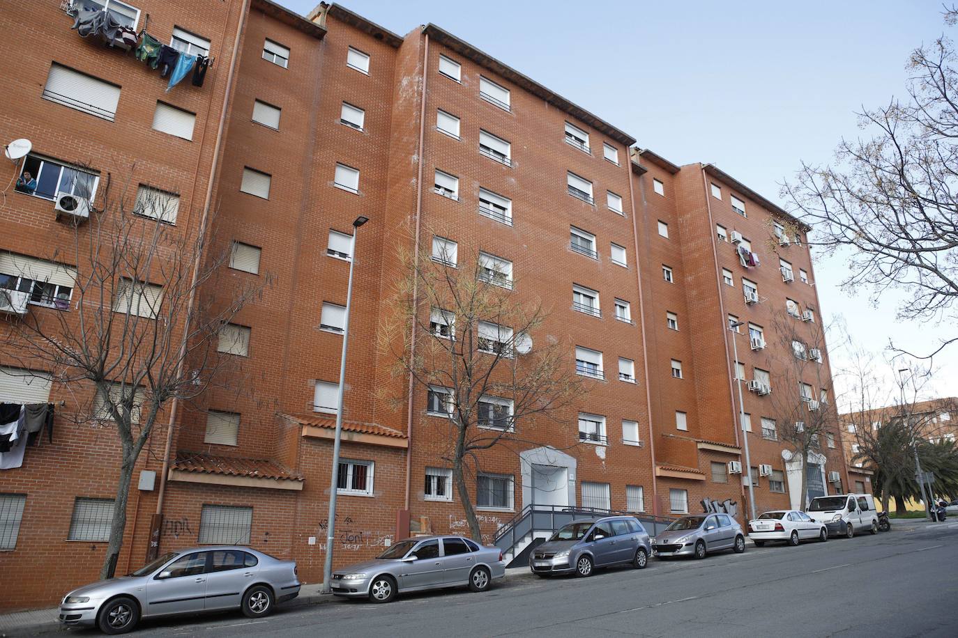 Un incendio en un edificio de Aldea Moret destapa una plantación de marihuana en una vivienda