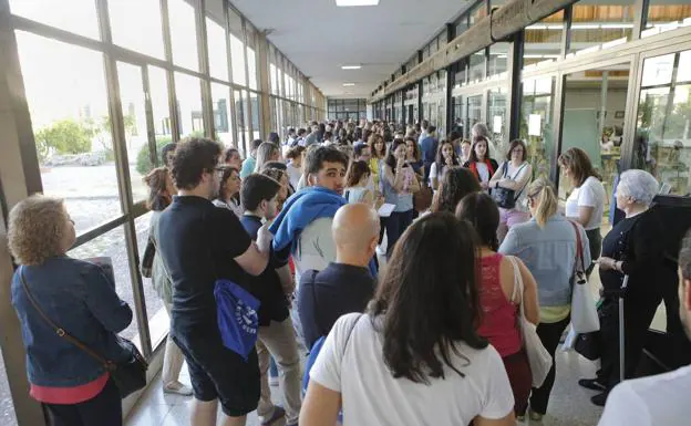 Imagen de archivo de los opositores a los docentes en Cáceres. 