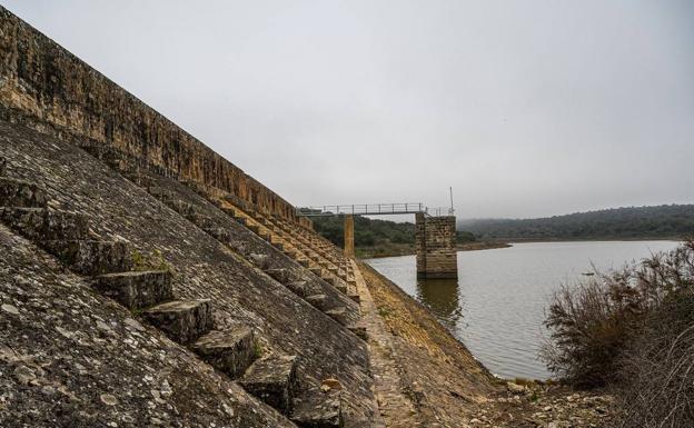 6,4 millones para explotar, mantener y conservar once presas del Guadiana