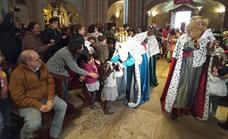 La ilusión de los Reyes Magos llena la concatedral de Cáceres