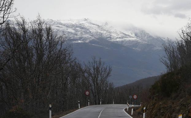 Nevadas débiles en Piornal y Tornavacas y corte en la subida al Pico Villuercas