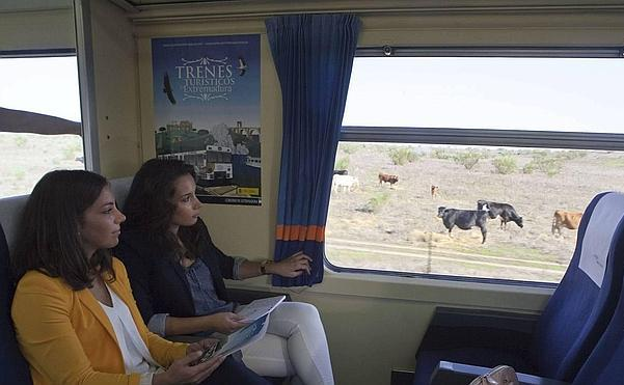 Cinco rutas turísticas en tren por Extremadura esta primavera