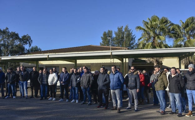 Los trabajadores del ecoparque de Badajoz piden mejoras en la maquinaria tras el accidente mortal