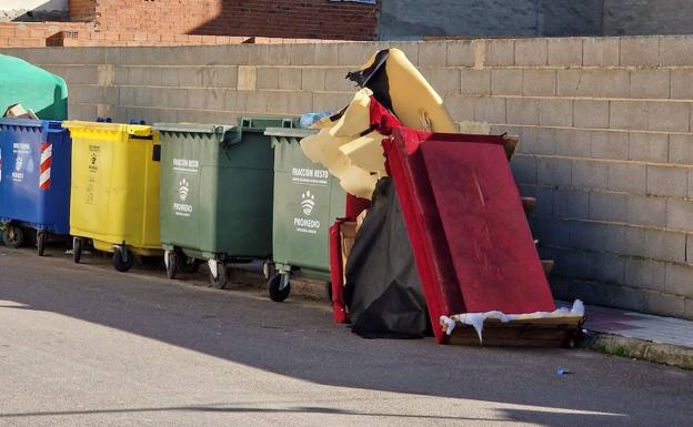 El Ayuntamiento llama a la ciudadanía a mantener limpias las calles de la localidad