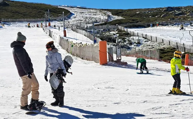 La Covatilla inaugura la temporada abriendo la zona para principiantes y el parque de nieve