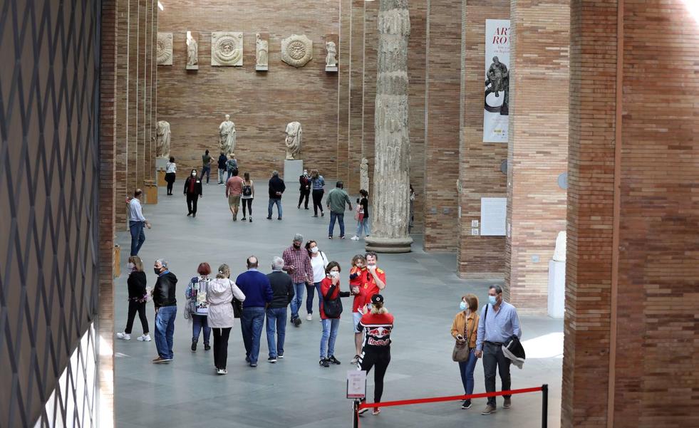 Estas son las conferencias del ciclo 'Mujeres del pasado. Mujeres del futuro' en el MNAR