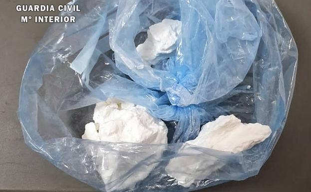 Detenido un vecino de La Haba que circulaba con 52 gramos de cocaína