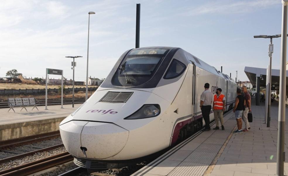 Una avería en el Alvia de Badajoz a Madrid obliga a trasbordar a 189 pasajeros a un Talgo