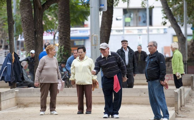 Los extremeños viven más de 20 años desde su jubilación