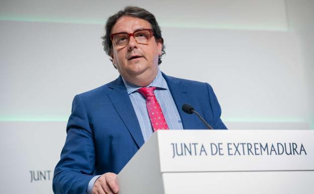 Vergeles sobre la falta de médicos en Logrosán: «La recogida de firmas no llenan las bolsas de empleo»