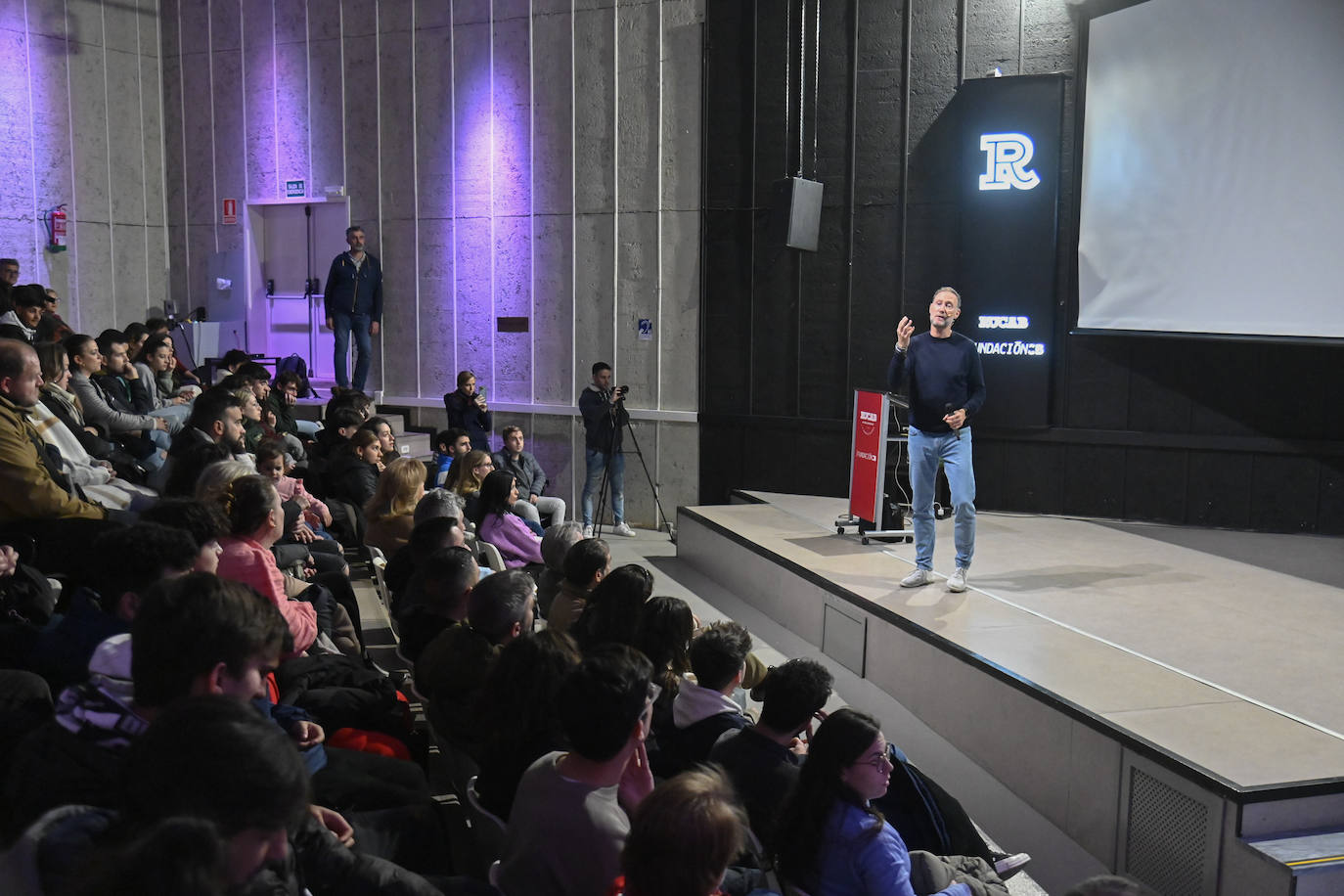 LA COCTELERA | El Hermano Mayor aconseja en Badajoz