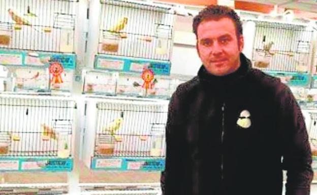 El canaricultor montijano Manuel Sánchez se proclama campeón del mundo en Nápoles