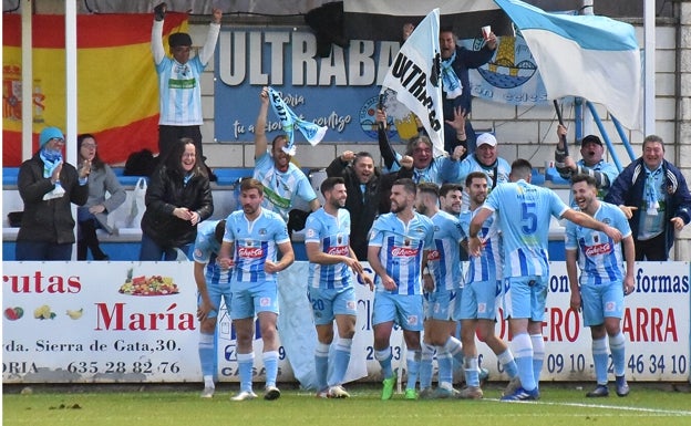 Mahíllo desatasca un partido muy igualado para darle la victoria al Coria