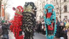 París celebra el desfile del Año Nuevo chino y da la bienvenida al año del conejo