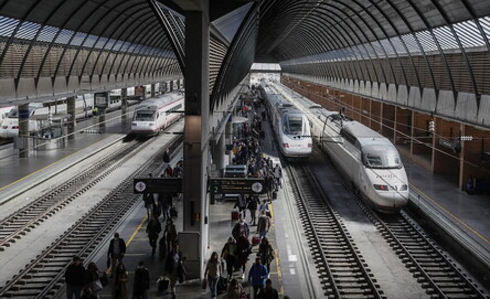 El tren Sevilla-Plasencia se marcha de Santa Justa sin 70 viajeros