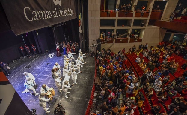 Tener gracia y cantar sobre la actualidad dará más puntos en el concurso de murgas de Badajoz