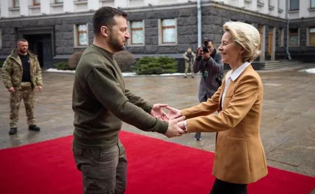 Volodímir Zelenski recibe a Ursula von der Leyen en Kiev, que acoge hasta este viernes una cumbre bilateral UE-Ucrania./EP