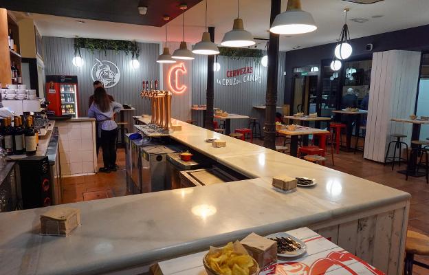 Abre la taberna Gambrinus en la plaza de España de Badajoz