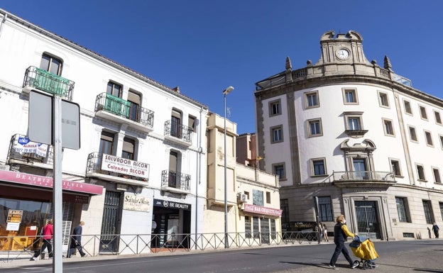 «Concedemos la prórroga porque nuestro objetivo es que la obra de los pabellones militares se acabe»