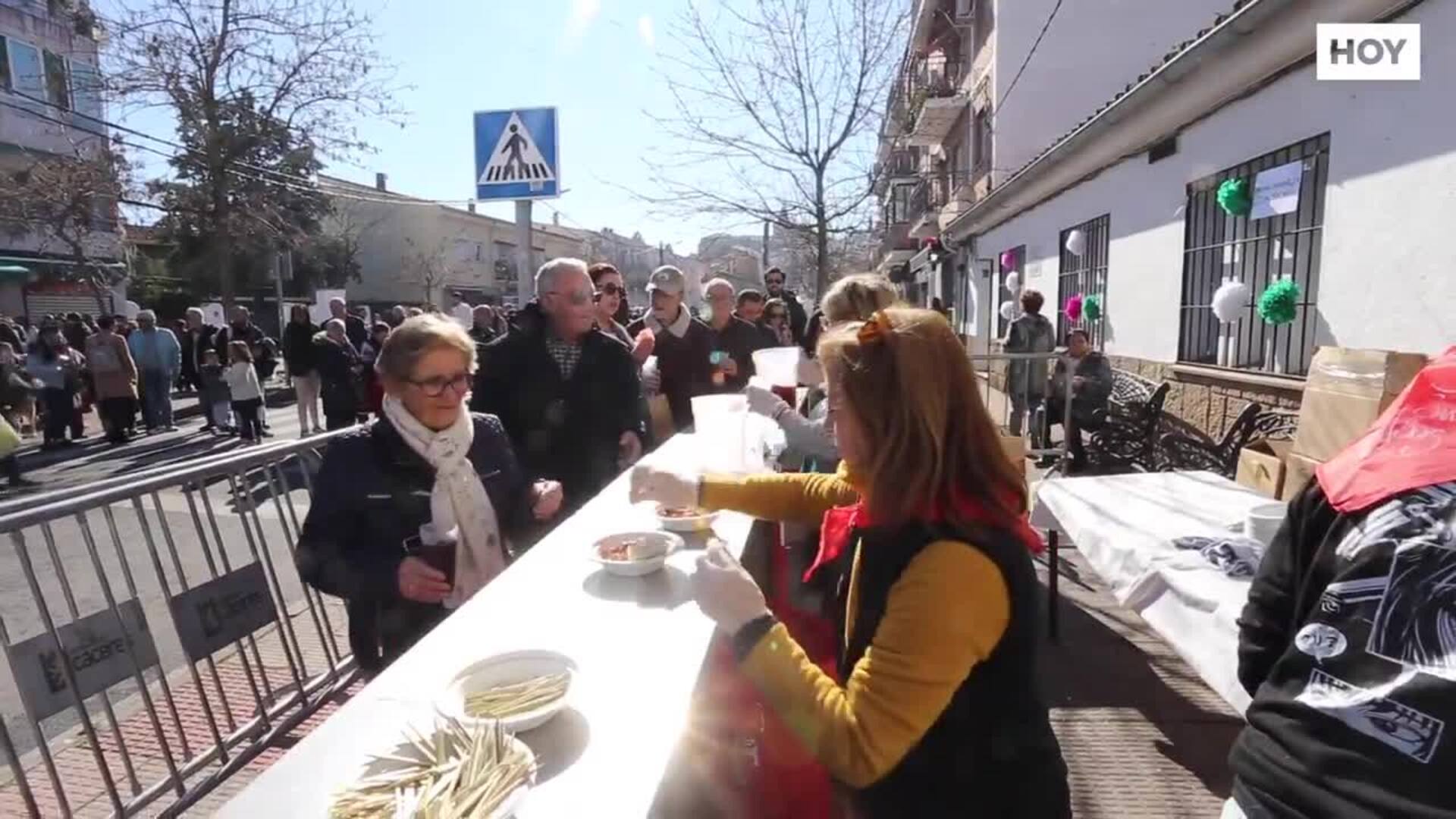 El sol se alía con San Blas y llena su romería en Cáceres