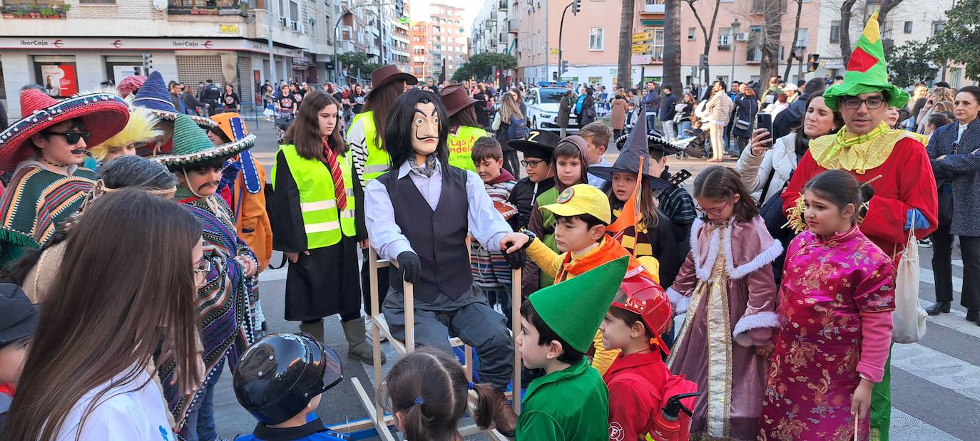 Las Candelas ya calientan el Carnaval de Badajoz en Santa Marina