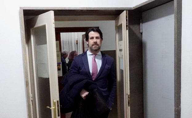 La huelga de letrados cancela el juicio de los acusados de crear un grupo en Facebook para echar a Fragoso