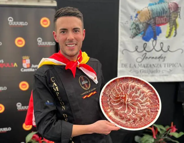 El mejor cortador de jamón de España es extremeño