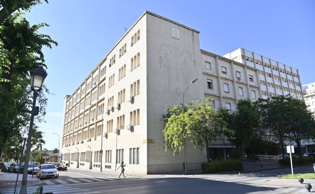 Un empresario de Badajoz y el empleado de una financiera, a juicio por estafar 300.000 euros