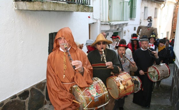 El Carnaval de Las Hurdes se abona a la polémica