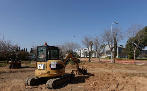 Empiezan las obras en Badajoz para crear una nueva rotonda en la avenida de Elvas