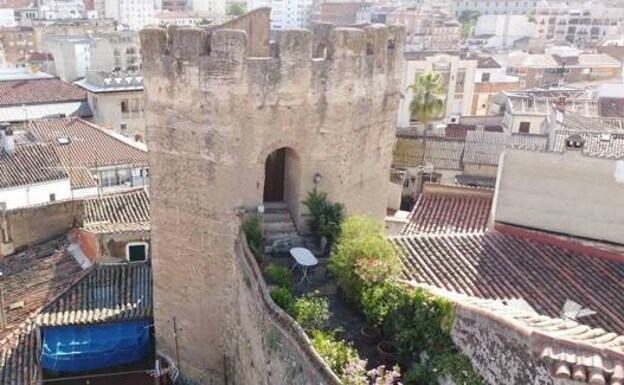 La Audiencia confirma que la Torre Redonda de Cáceres y el tramo de muralla que le da acceso son del Ayuntamiento