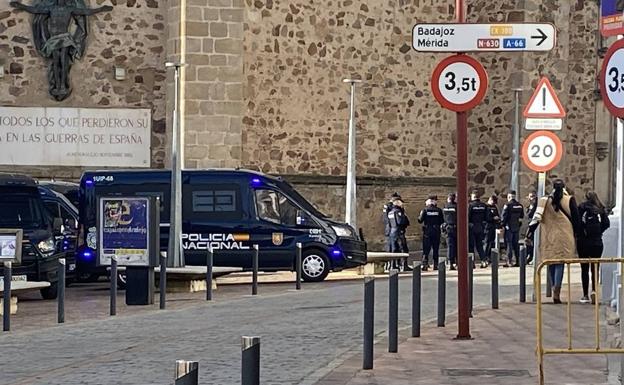 Más de 15 detenidos y 20 registros en Almendralejo, Los Santos y Fuente del Maestre en una operación antidroga