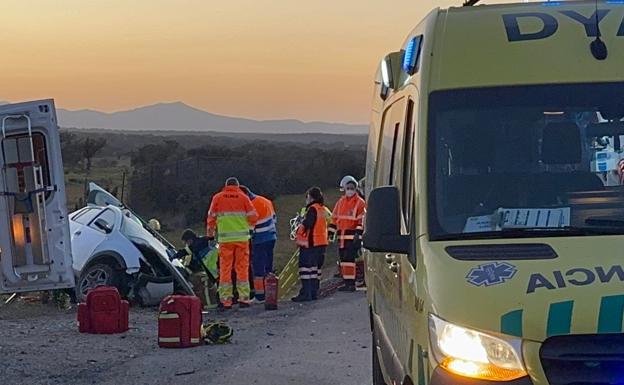 Muere el hombre que quedó atrapado en un todoterreno accidentado cerca de Herreruela