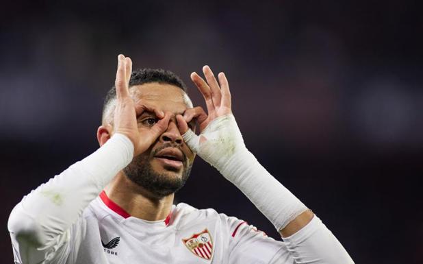 El Sevilla exhibe pegada para poner casi los dos pies en octavos