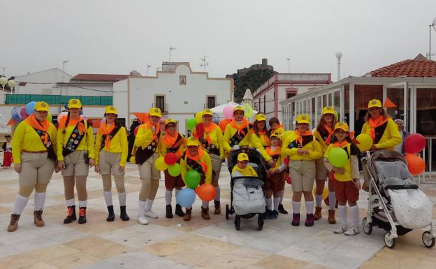 Los grupos carnavaleros defienden el primer desfile del Carnaval de Alconchel 2023