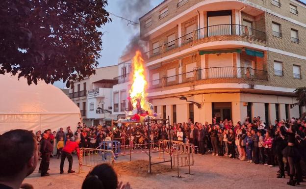 El entierro de la sardina fue el broche de oro del Carnaval calamonteño